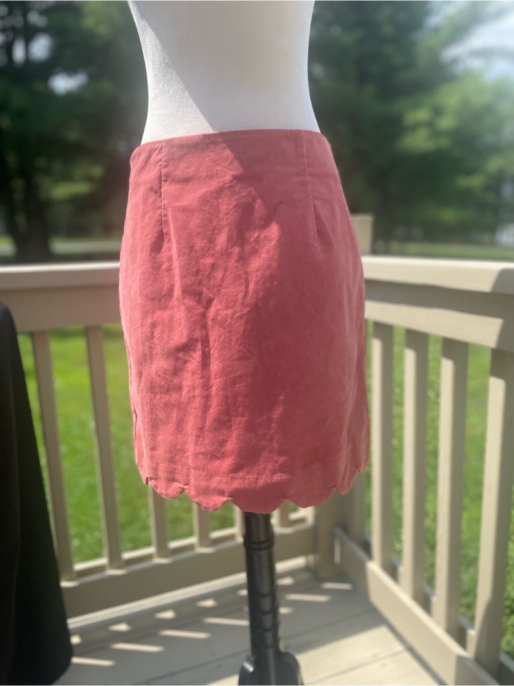 Scalloped Hem Midi Skirt in Coral